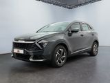 un SUV Hyundai Kona gris de 2021 garé dans un showroom