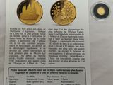 un gros plan sur une feuille de papier sur laquelle figure un certificat
