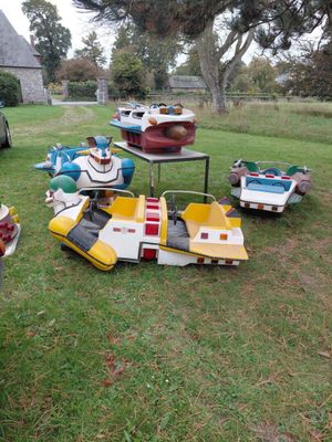 Sujets de manège dans l'esprit de GOLDORAK en fibre de polye…