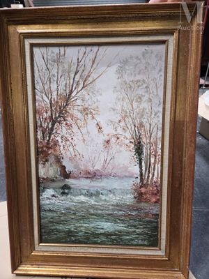 une peinture à l'huile représentant une rivière avec des arbres en arrière-plan