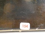 une photo en gros plan d'une fenêtre sur laquelle figure un numéro