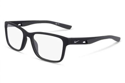 une paire de lunettes sur fond blanc