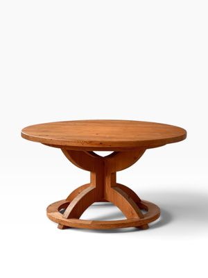 une image d'une table en bois sur fond blanc