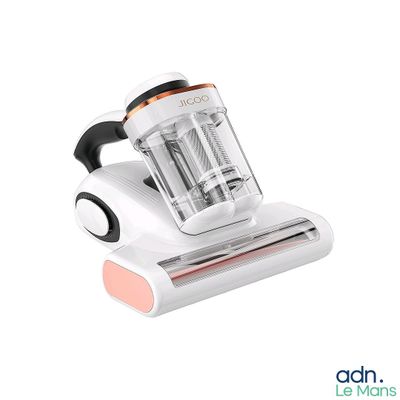 gros plan d'un aspirateur sur fond blanc