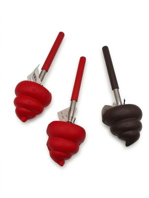 trois types d'outils différents sont représentés sur une surface blanche