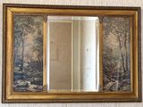 une photo d'un miroir accroché au mur au-dessus d'un lavabo
