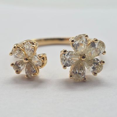 Bague EN OR A Motif DE Deux Fleurs Sertie DE Diamants - Poid…