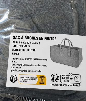 un sac posé sur le dos d'une veste
