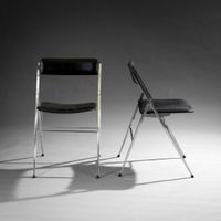 Suite de cinq chaises pliantes, les montants en acier chromé… (photo 4)