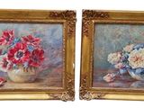 deux tableaux représentant des fleurs dans un vase et un vase de fleurs posé sur une table
