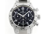 une image d'une montre en gros plan sur fond blanc