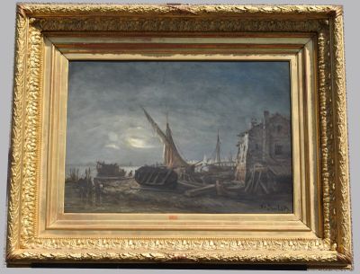 une peinture à l'huile représentant des bateaux dans un port, avec la lune dans le ciel