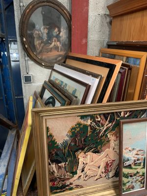 Lot de pièces encadrées