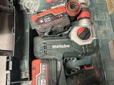 de nombreux outils qui se trouvent dans une boîte à outils
