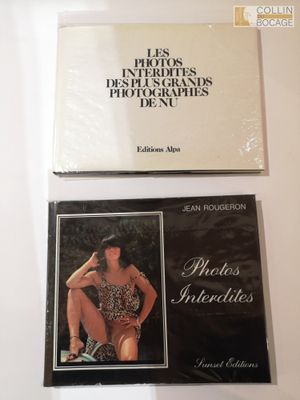 deux livres posés sur une table blanche, avec une femme en maillot de bain