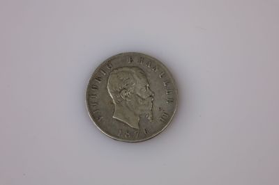 l'image d'une pièce d'argent sur un fond blanc