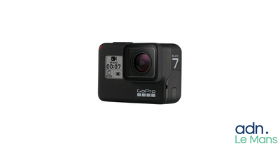 une image représentant une caméra GoPro noire sur fond blanc