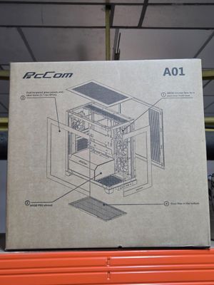 une boîte en carton contenant le schéma d'un ordinateur