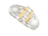 une bague en or blanc et or jaune sertie de diamants taille baguette