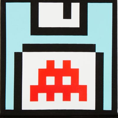 an image of a picture of a computer with a red and blue design