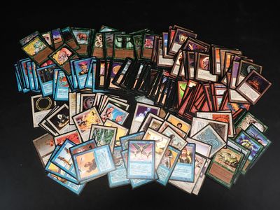 beaucoup de cartes sur la table