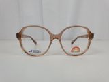 gros plan d'une paire de lunettes sur une surface blanche