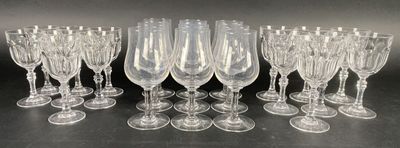 Suite de 14 verres à pied en cristal dont 7 verres à eau et …