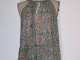gros plan d'une robe sur un mannequin mannequin mannequin mannequin mannequin mannequin mannequin mannequin mannequin