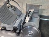 a machine that is sitting on a counter in a kitchen