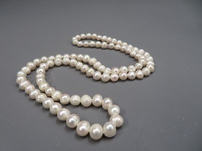 Collier de 91 perles d'eau douces (8 - 8,50 mm).