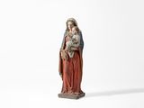 statue d'une femme tenant un enfant dans ses bras