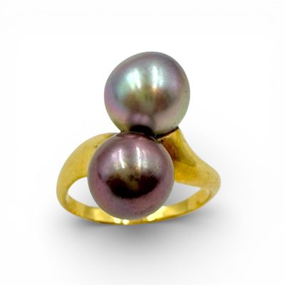 Bague toi et moi en or jaune (750) ornée de deux perles de T…