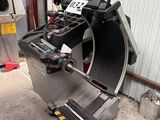 l'image d'une machine installée dans un garage