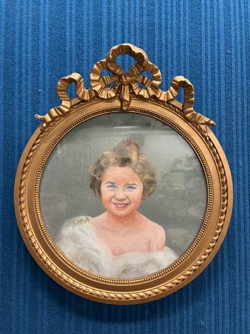 Louis REGRAFFE ? . « Portrait de jeune fille » en médaillon. Past