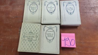 5 livres éditeur Nelson