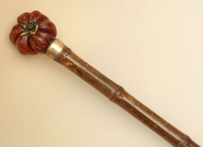 CANNES "Courge" en bois sculpté et laqué - Photo 1