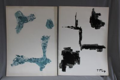 deux œuvres d'art exposées sur une table