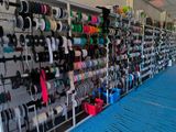 tout un tas de rubans de toutes sortes accrochés au mur