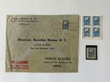 un morceau de papier sur lequel figurent quelques timbres