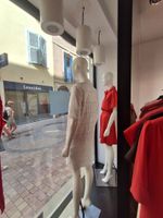 2 tabourets carrés en métal chromé et tissu noir et un tabou… (photo 3)