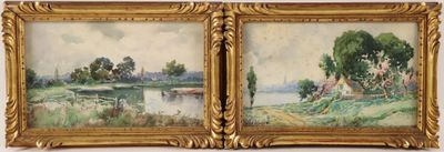 deux tableaux représentant une rivière et des arbres, dans des cadres dorés, accrochés au mur