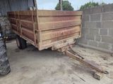 an image of a truck with a trailer attached to it ' s back
