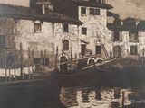 une image d'un tableau représentant un bateau dans l'eau