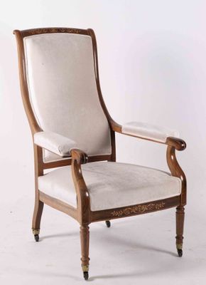 FAUTEUIL en palissandre et incrustations de filets de citron…