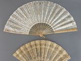 paire d'éventails pliants chinois anciens