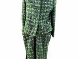 un costume vert et blanc sur un mannequin, un mannequin, un mannequin, un mannequin, un mannequin, un mannequin, un mannequin, un mannequin, un mannequin, un mannequin, un mannequin, un mannequin, un mannequin, un mannequin, un mannequin, un mannequin, un mannequin, un mannequin, un mannequin, un mannequin, un mannequin, un mannequin, un mannequin, un mannequin, un mannequin, un mannequin, un mannequin, un mannequin, un mannequin, un mannequin, un mannequin, un mannequin, un mannequin, un manne