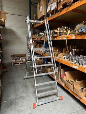 escabeau plateforme de marque Helval - Photo 1