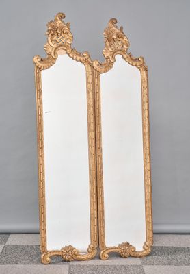 paire de miroirs français anciens en cuivre doré, ornés de décorations à la feuille d'or