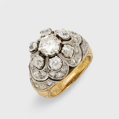 une bague en diamant et en or, signée Van Cleef