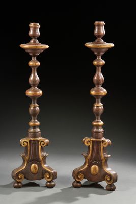 paire de chandeliers anciens en laiton